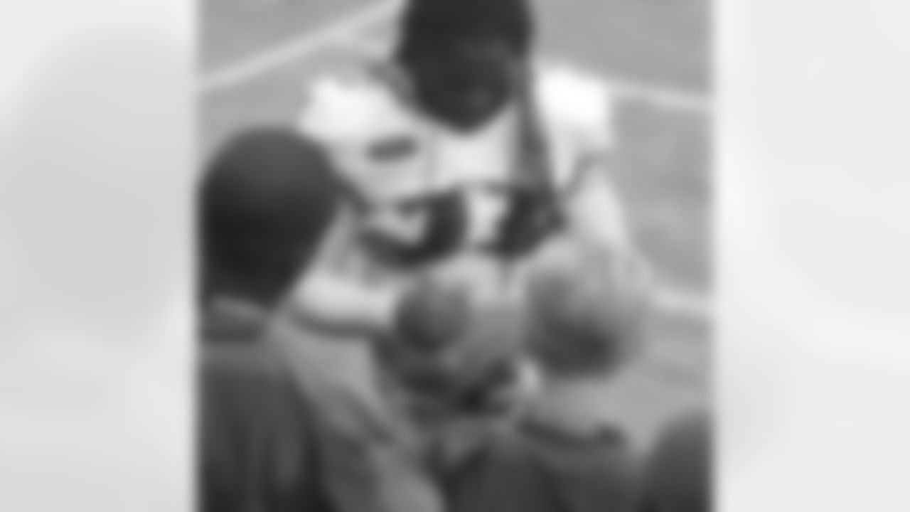 im_klewis23 [Kendrick Lewis]: Just giving back to the youth! #CampLife