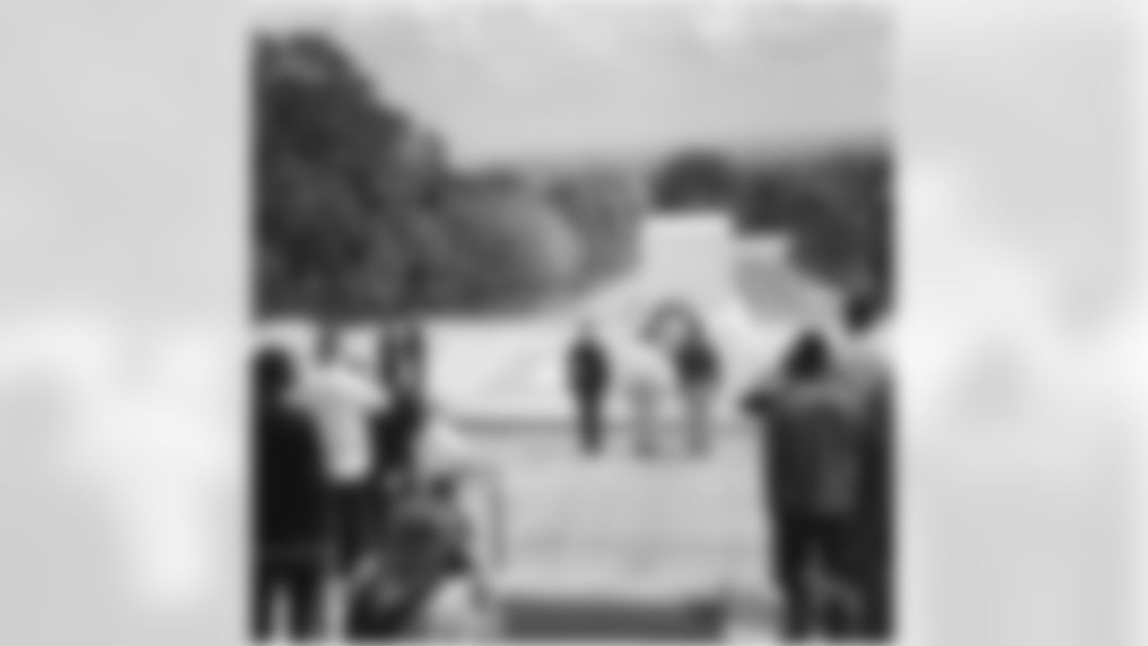 benjaminswatson [Benjamin Watson] What an honor to visit the tomb of the unknown soldier with my teammates as two of them, service members themselves, laid a wreath on behalf of the entire organization. Somber time remembering those who gave their lives for their country and their families who would never be the same.