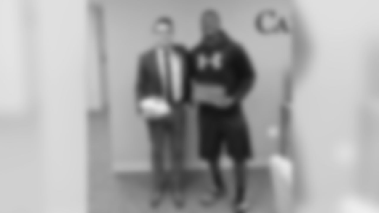 tonyjefferson1 [Tony Jefferson]: The first person to ever buy a home in ugg slippers & a under armor jacket lol