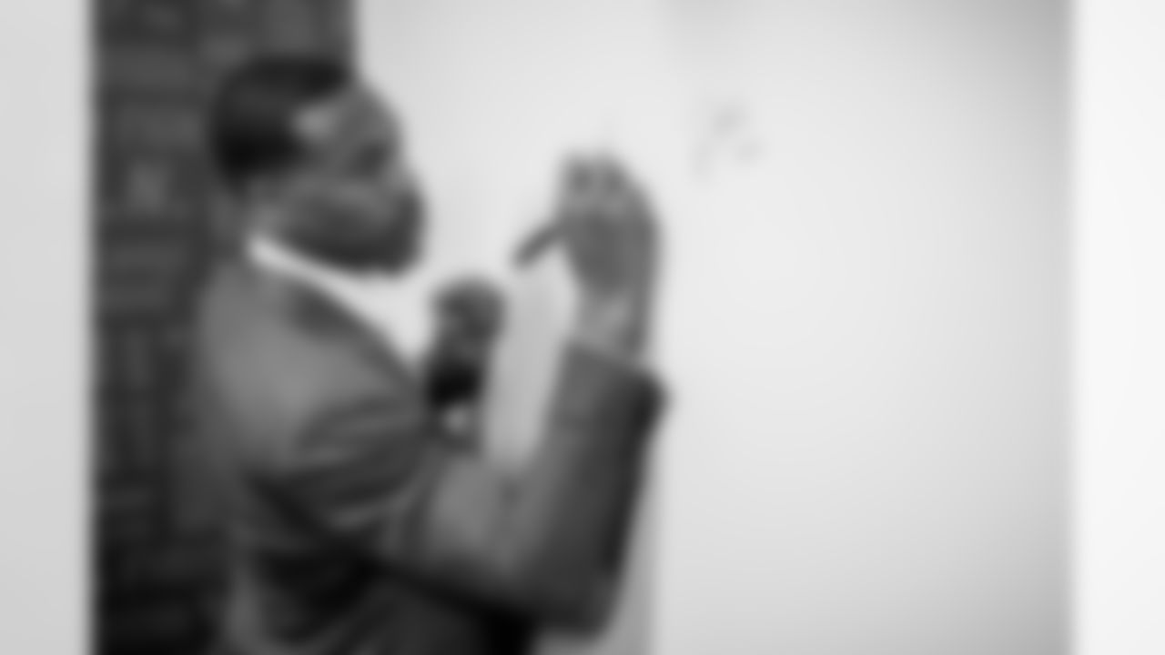 13_FreeAgentSignings031722sh0577_WEB