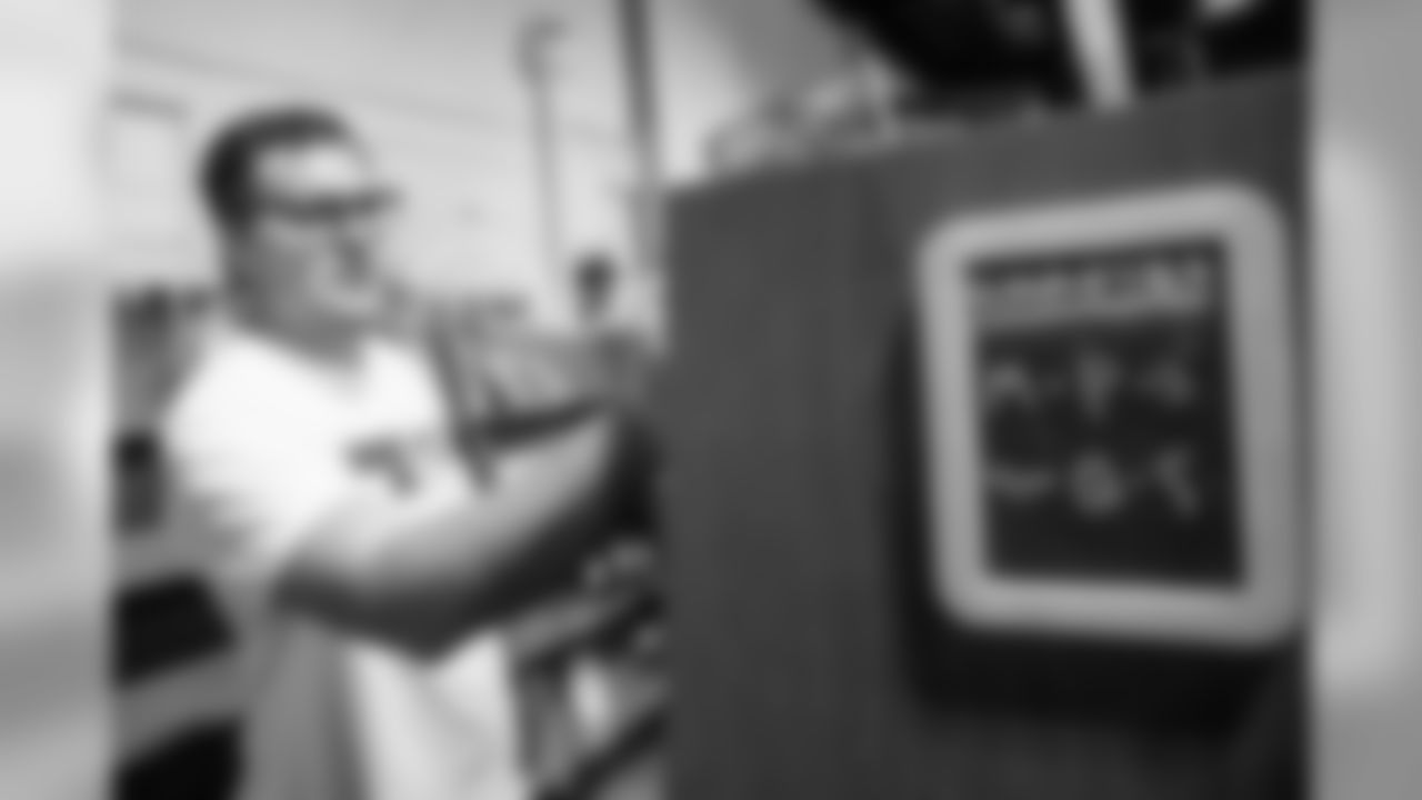 092319HuddleFor100WarehousePreview_0009