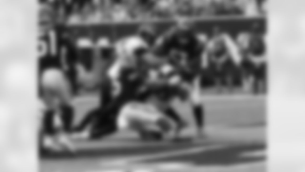 RB Gus Edwards