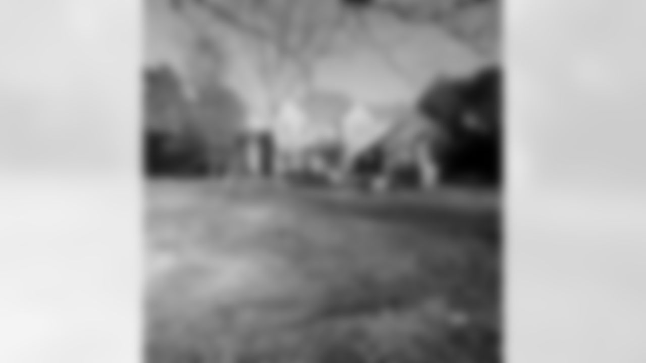 mosley32rtr[C.J. Mosley]: She's almost ready! Ready for the parents to get in already! They Deserve every sq. ft of this land!