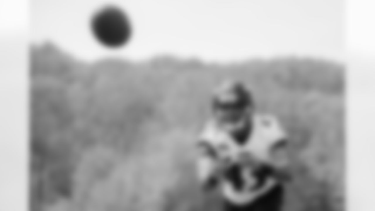Daelin Hayes Hunts Quarterbacks
Each quarterback has see Daelin Hayes coming in their peripheral vision. The fifth-round outside linebacker is finding ways to get in the backfield using power and finesse. The next step is to keep it going once the pads come on. But it was a good week for the rookie.