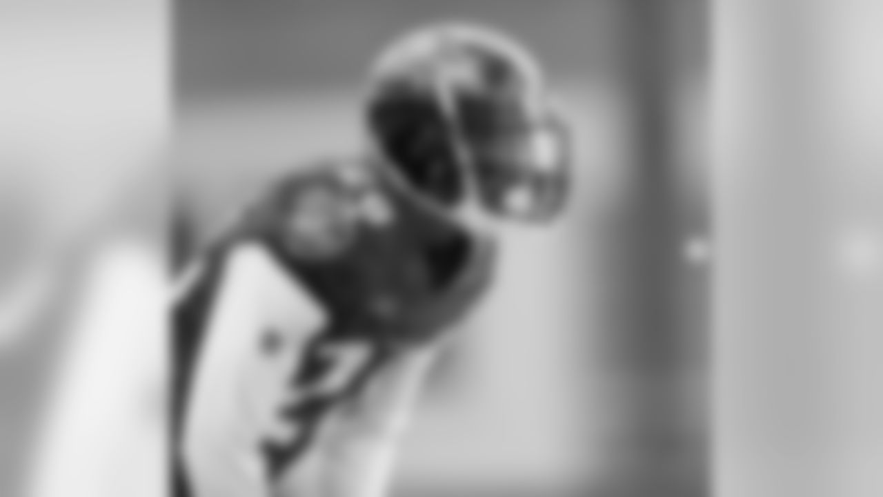 @antaverettjr_ (Anthony Averett) 🤪🤑......