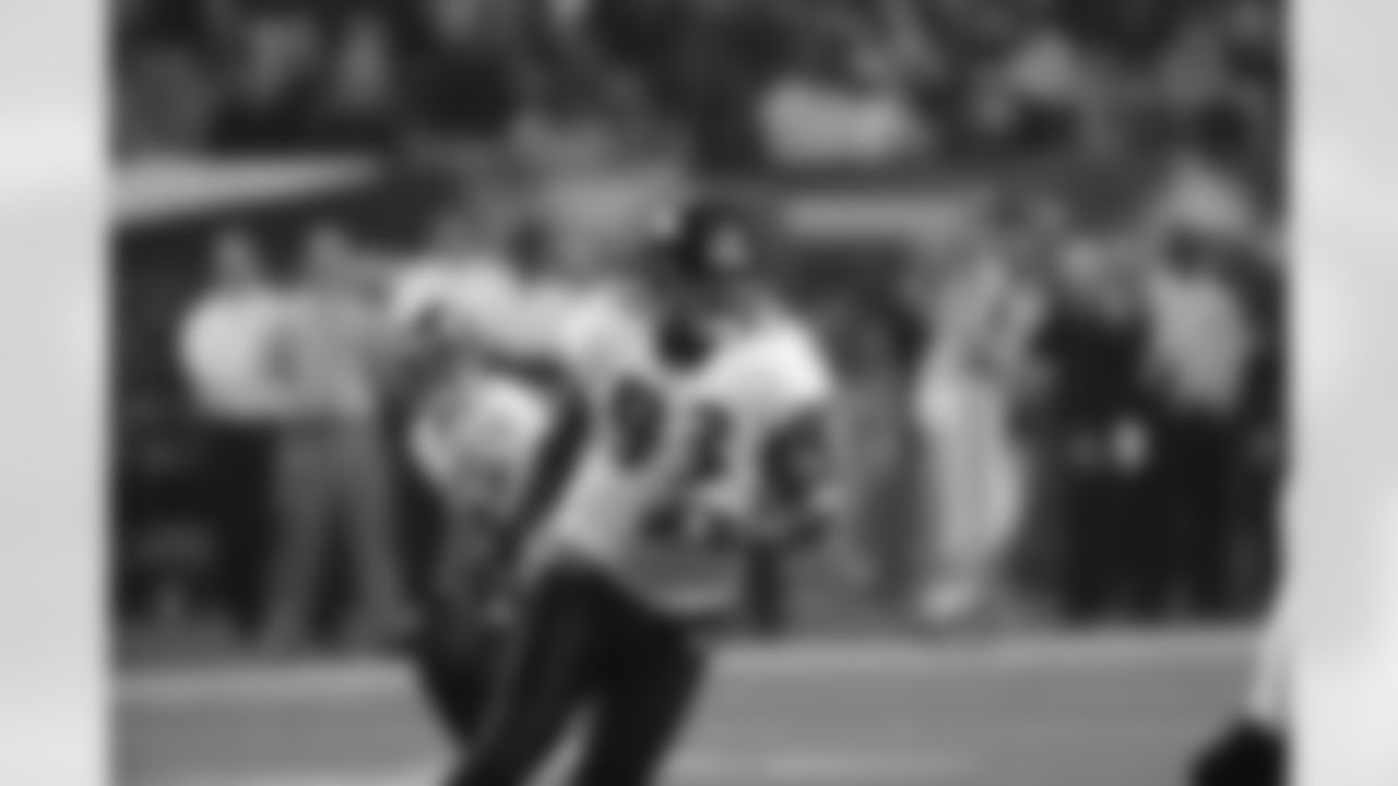 Images from the first quarter of the Ravens' Week 10 game in Atlanta on Thursday, Nov. 11, 2010.