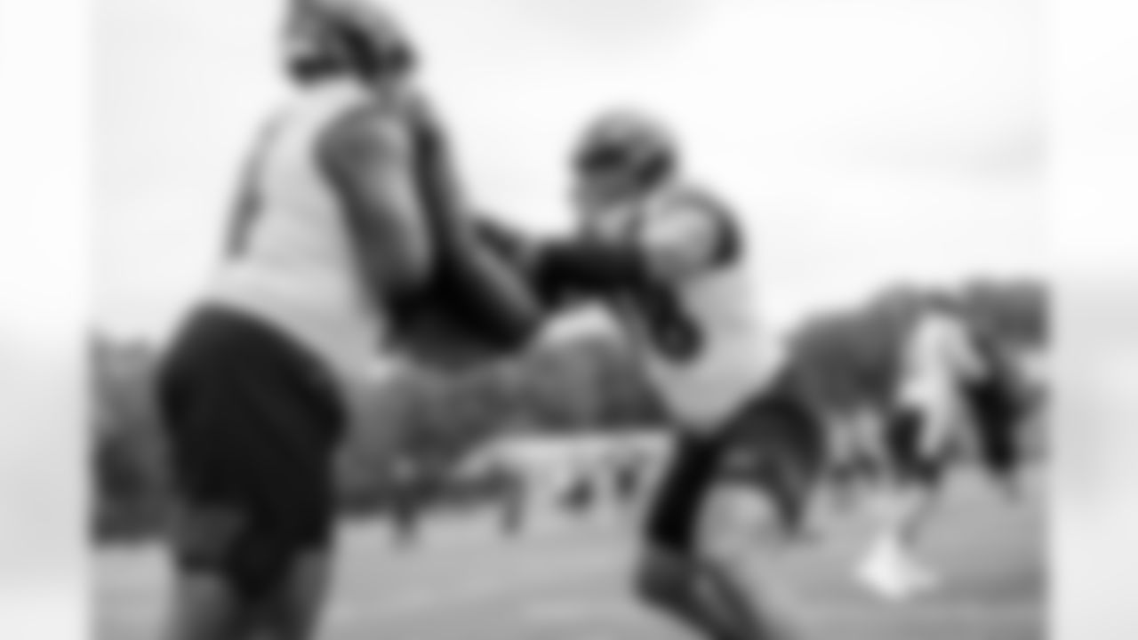 OT Alejandro Villanueva
