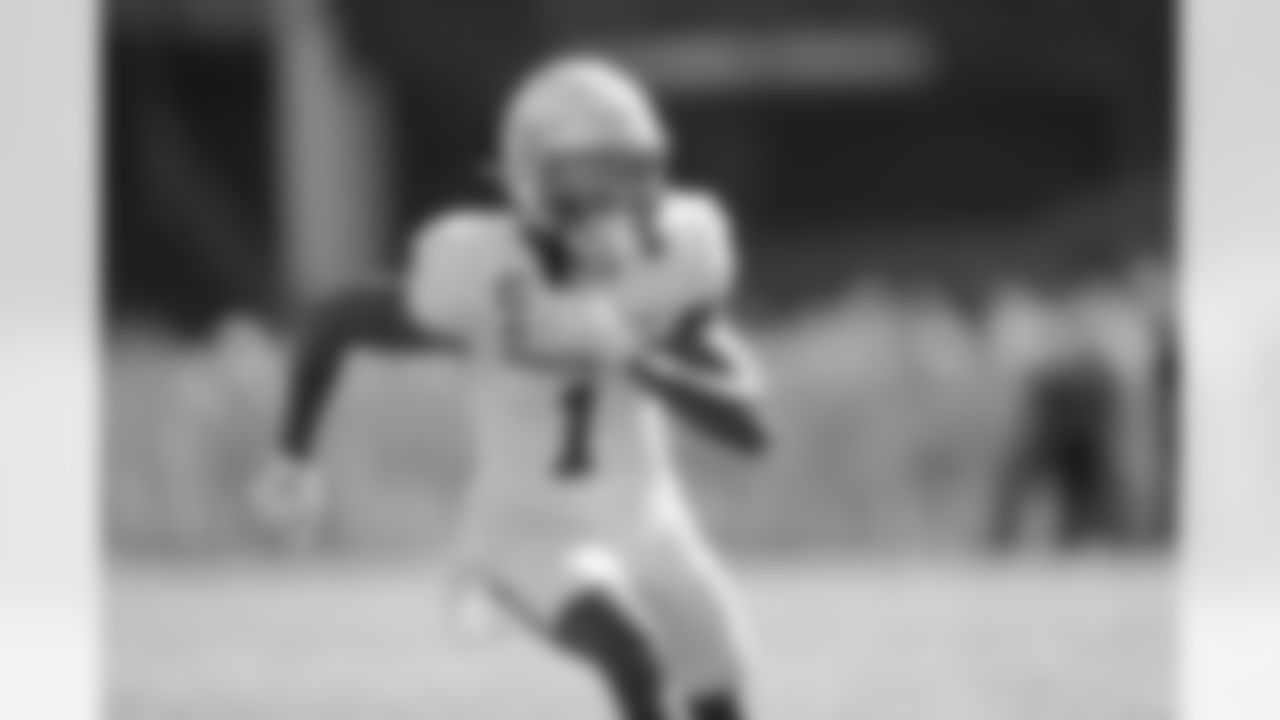 WR Nathaniel "Tank" Dell, Houston
Despite being just 5-foot-10, 159 pounds, Dell earned the nickname "Tank." He finished his senior season in the top five of targets and yards, while leading the NCAA in touchdown catches (17). He posted a whopping 29 touchdowns over the past two seasons.