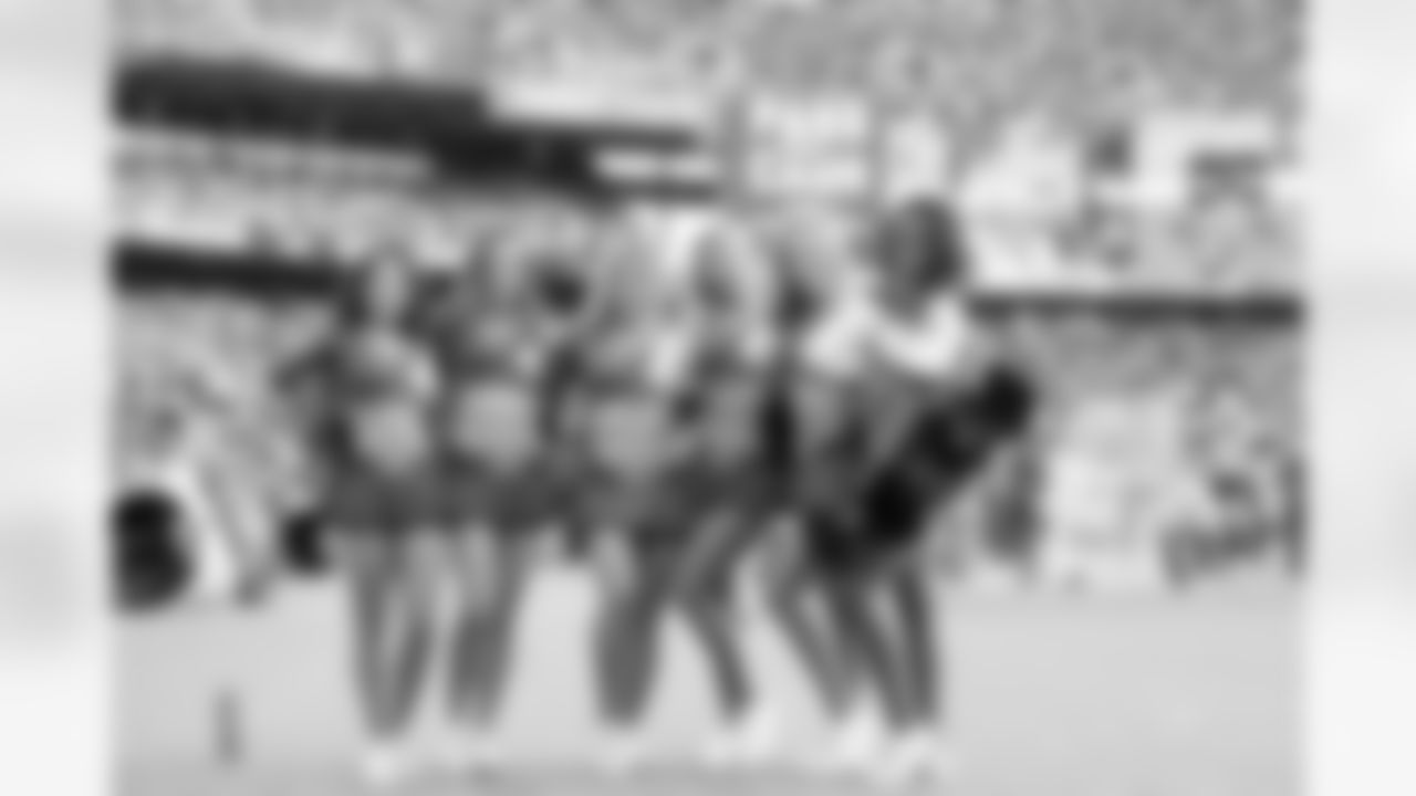 Cheer_VS_Rams-143