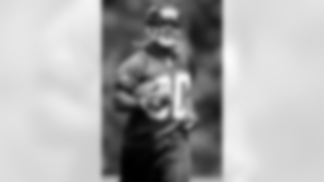 RB P.J. Daniels
2006 Draft - Round 4, Pick 132