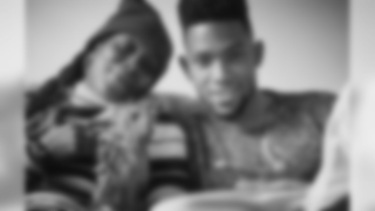 willied_effect[Will Davis]: #HappyThanksgiving Everyone!