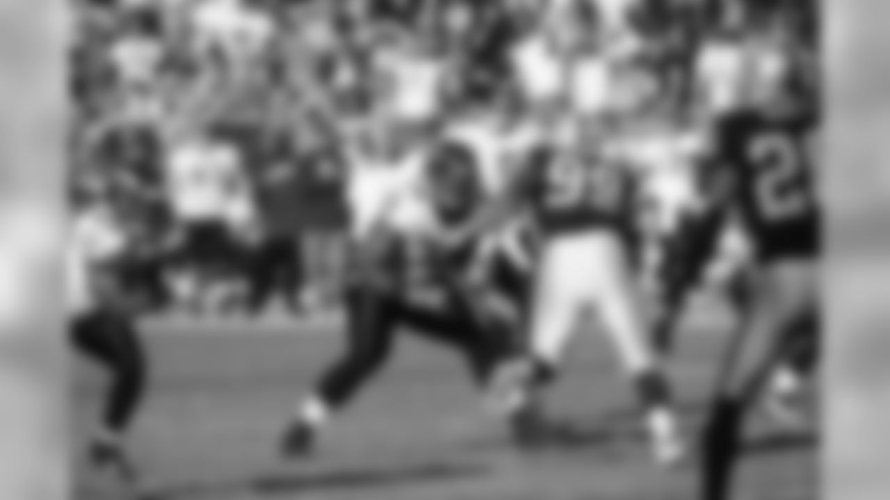 Images from the Ravens' 21-13 road win over the Oakland Raiders on Jan. 3, 2010, which sealed a playoff spot for Baltimore.