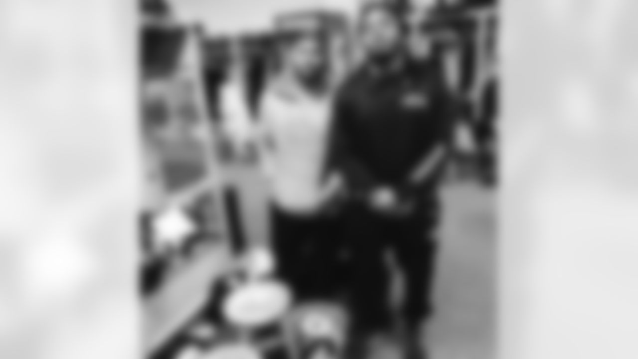 stephenhouston36 [Stephen Houston]: With the OG for one last ride it's been an honor and a pleasure to see your greatness in person... the goat