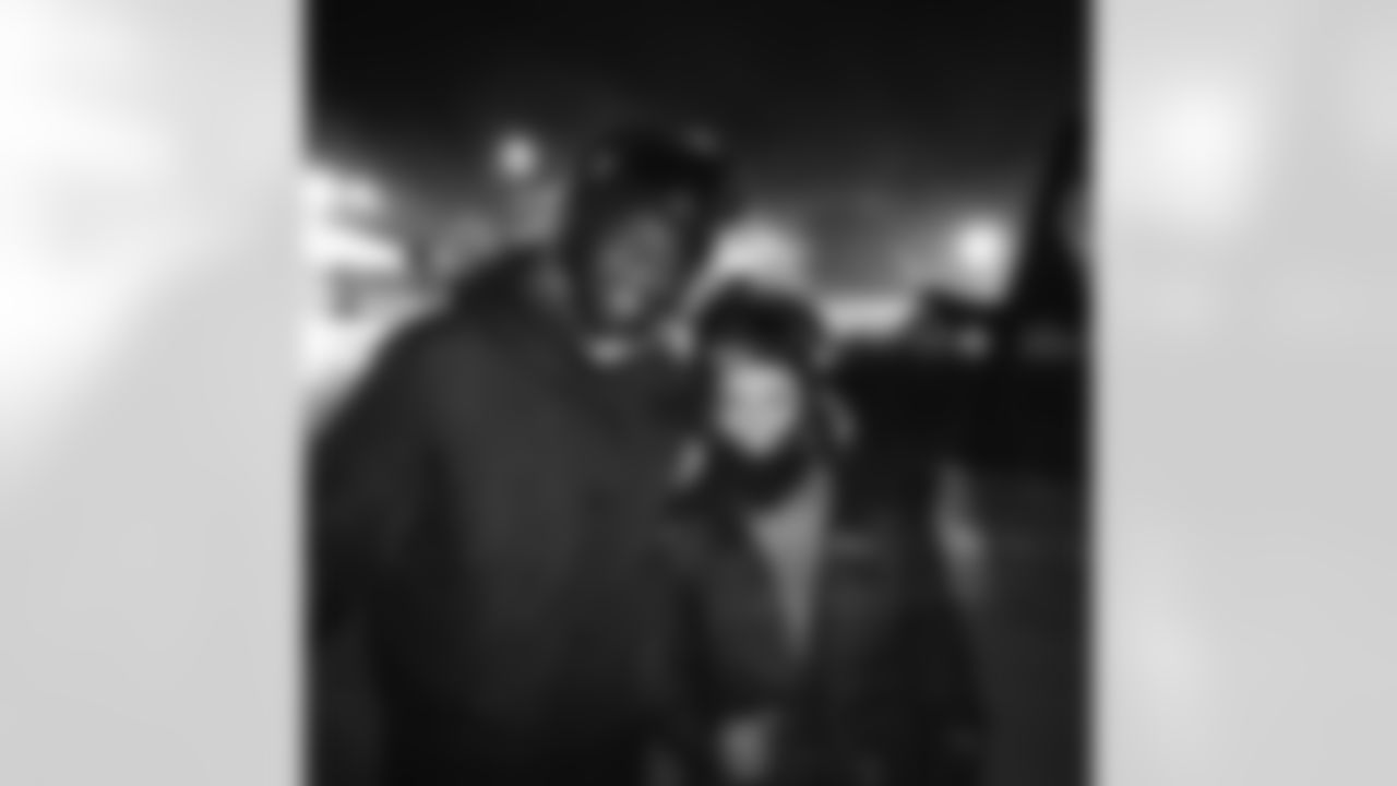 lwebb21 [Lardarius Webb]: Me and @mrstoyaw taking skiing lessons! #bdaygirl #ski #liberty