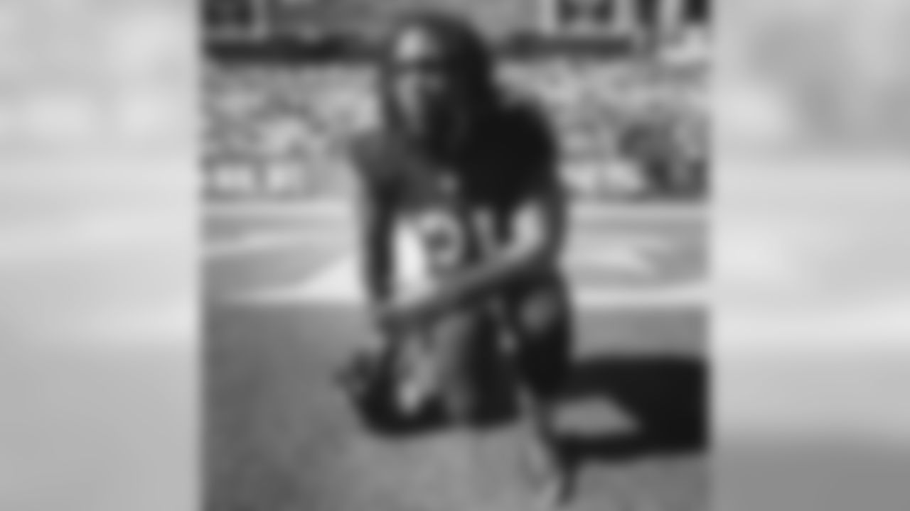 334upshaw41[Courtney Upshaw]: #ravennation