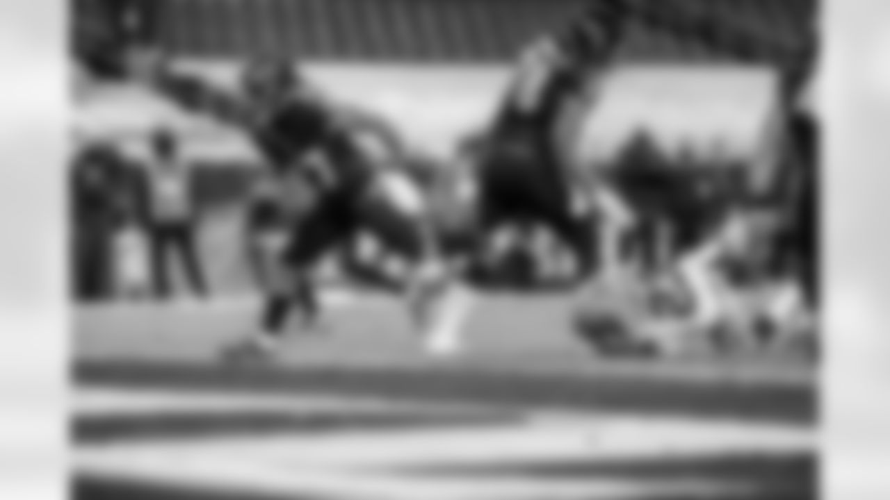 RB J.K. Dobbins scores a touchdown