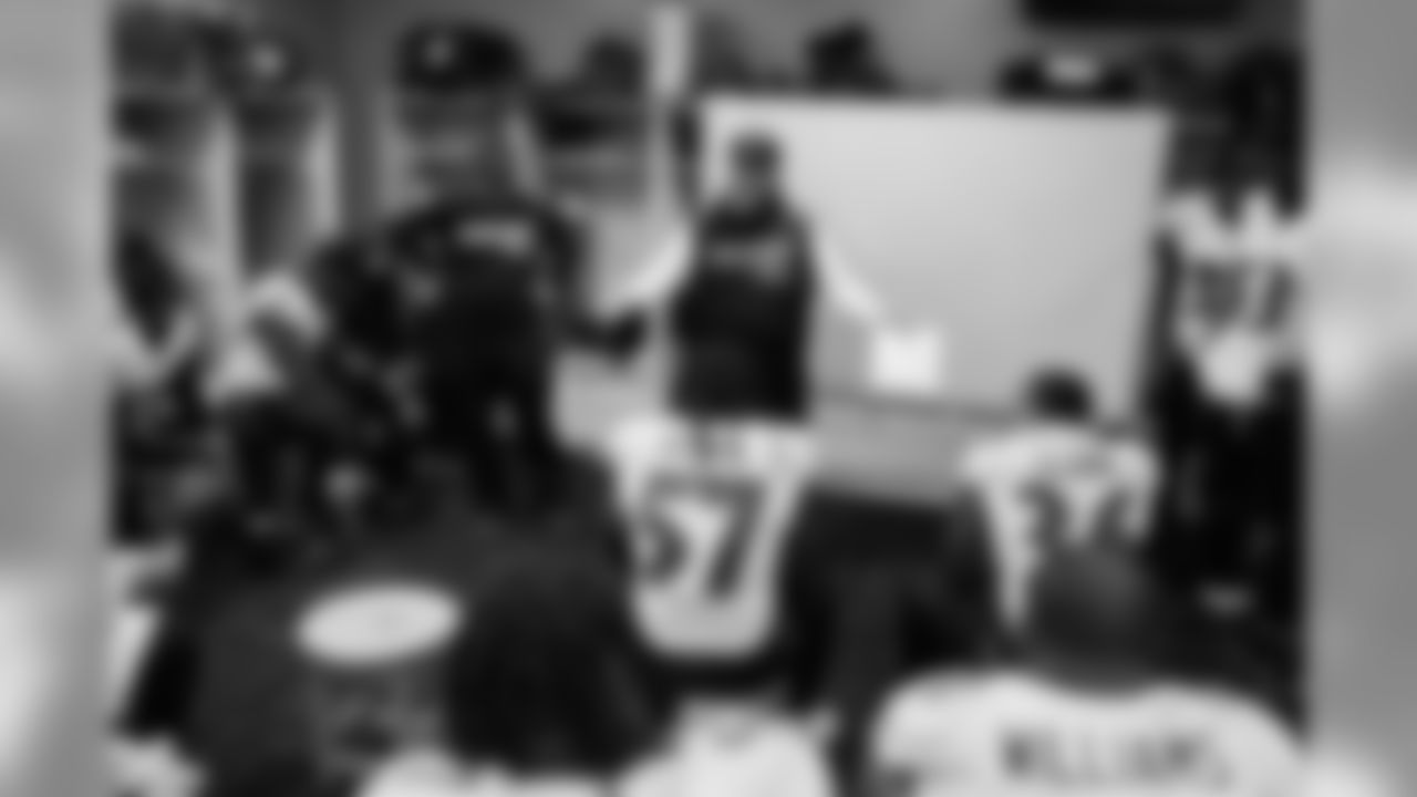 Bills_120819sh048