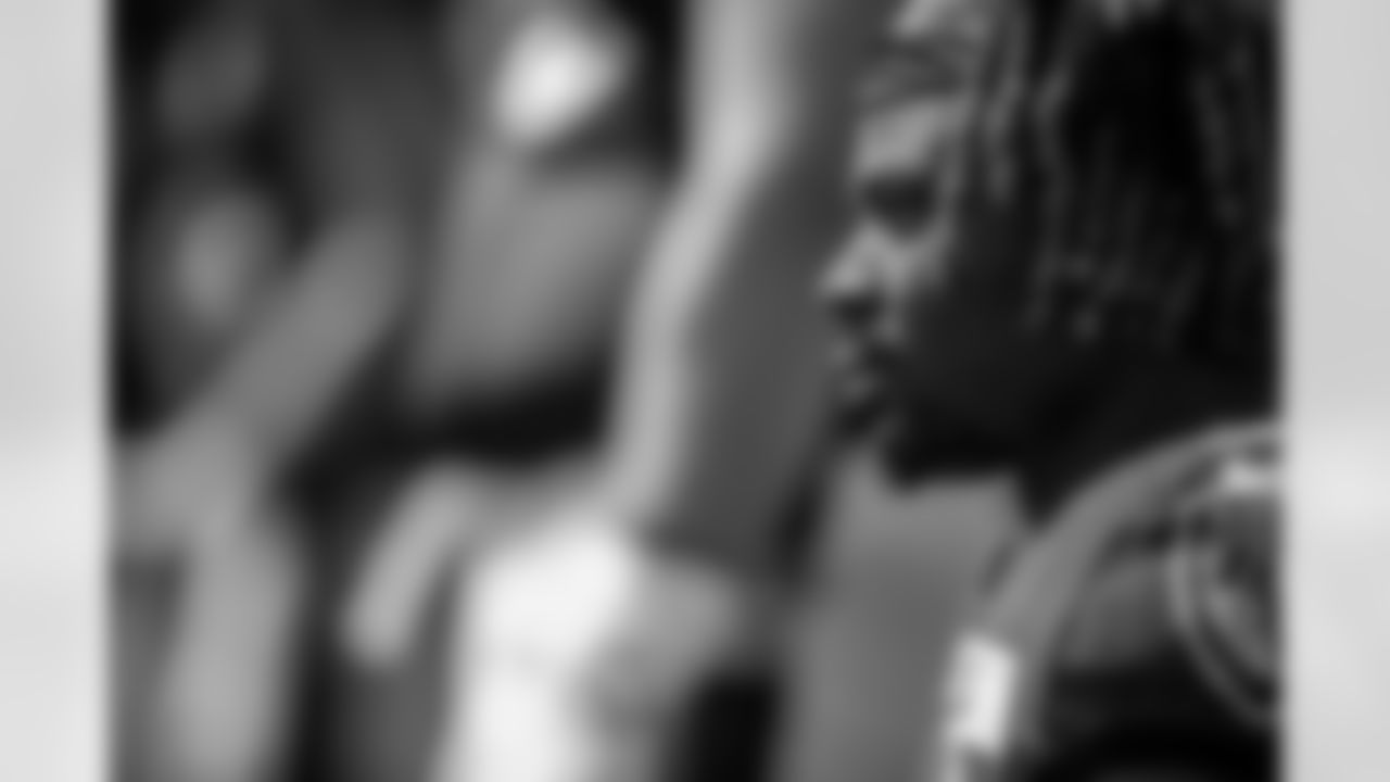 RB Gus Edwards