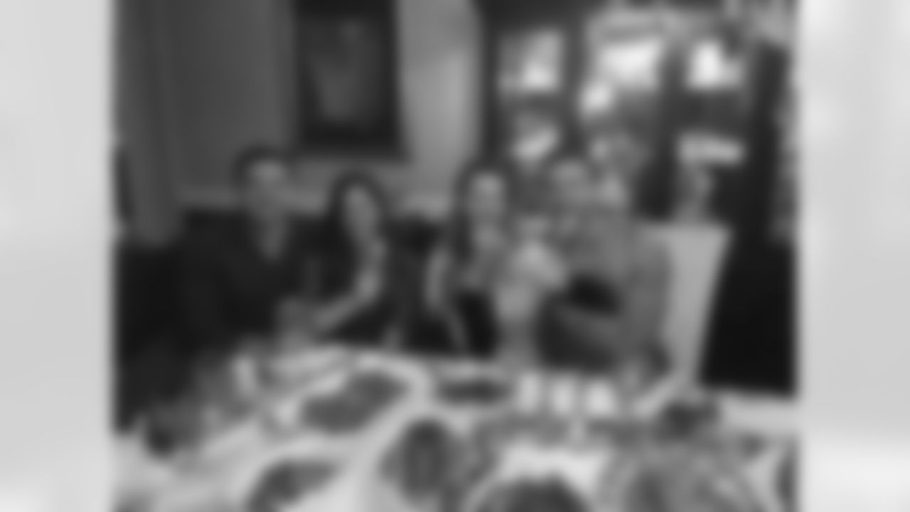 juicecheck44 [Kyle Juszczyk]: This year I'm thankful for family and best friends at the same table