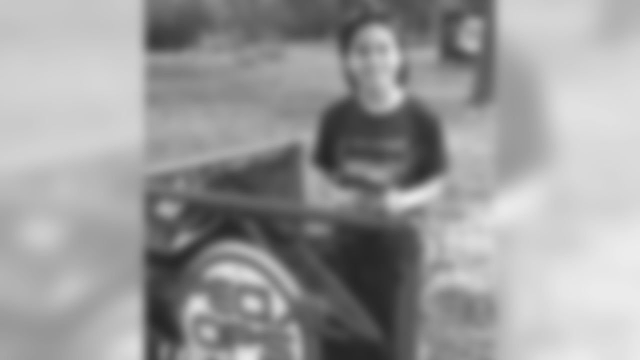 aceandsmitty[Steve Smith]:Happy Hump Day!!! #mikemikemikemikemike #humpdayyeah