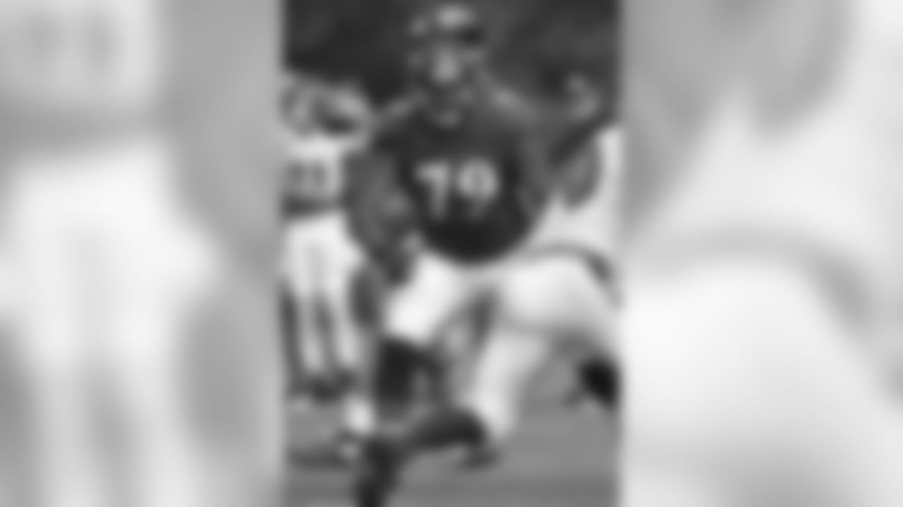 T: Ronnie Stanley