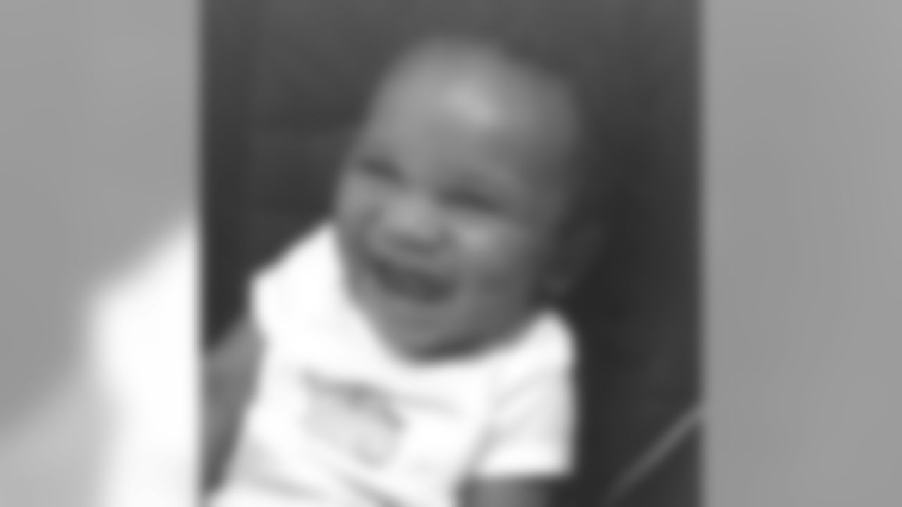 torreysmithwr [Torrey Smith]: Happiest kid in the world...babbled for 45 minutes on the flight