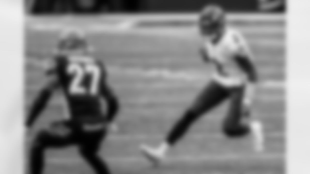 QB Tyler Huntley