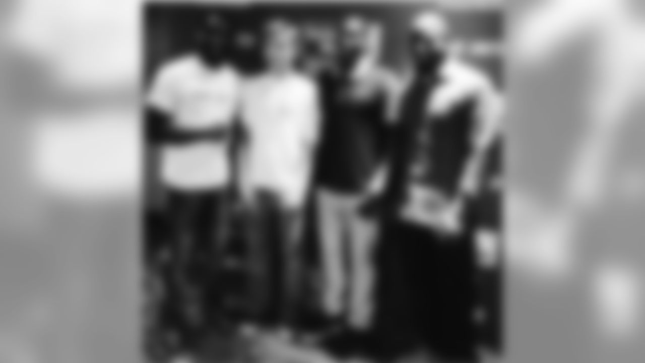 l_webb21[Lardarius Webb]: Thanks to @alevine41 and Chykie Brown for coming out supporting me and @unitedwaycentmd #LiveUnited