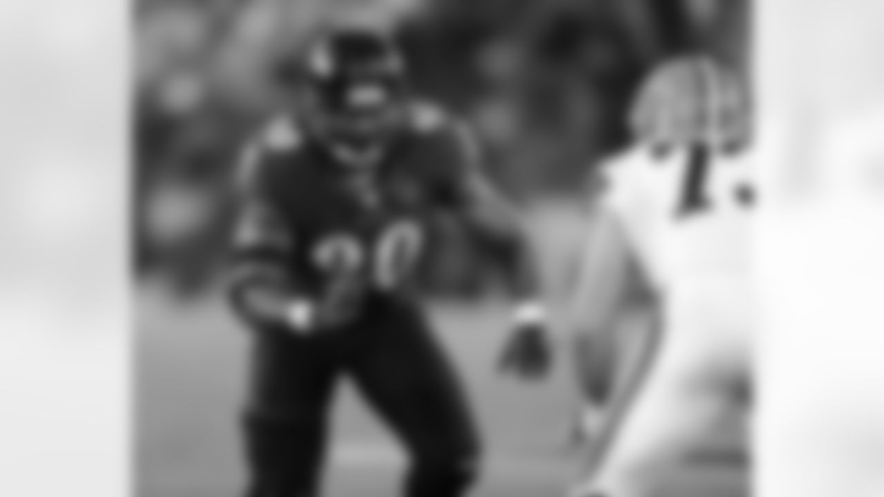 DE Pernell McPhee
2011 Draft - Round 5, Pick 165