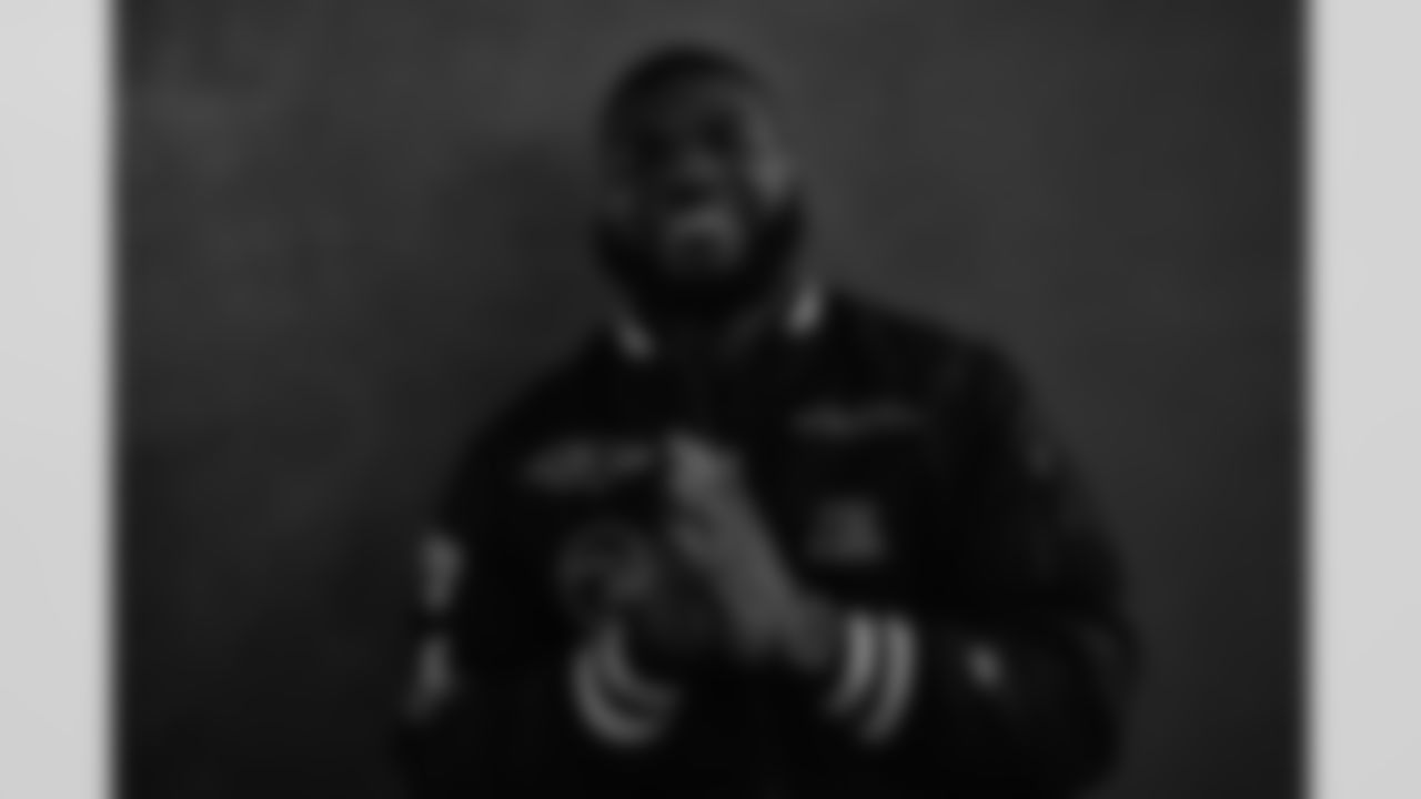 LB Trenton Simpson