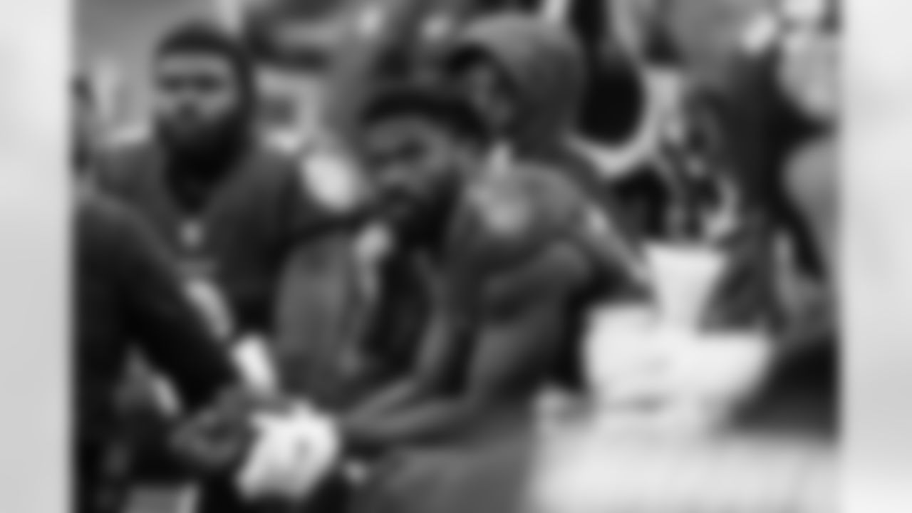 RB Ty'Son Williams (34) on the bench during a game against the Los Angeles Rams at M&T Bank Stadium on January 2, 2022.