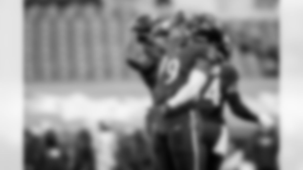 OLB Matthew Judon celebrates a sack
