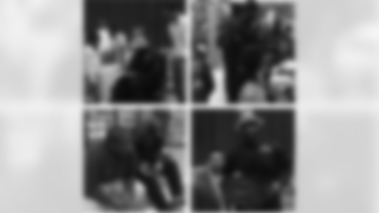 chriscanty99[Chris Canty]:The Holidays are in full effect!!! Spreading a little cheer and giving some gifts to the students at Mount Royal Elementary/Middle School today in Baltimore. S/O to Dick's Sporting Goods for helping us with the shopping sprees for the kids. #NFL #Ravens #RavensNation #HappyHolidays #MerryChristmas #ChrisCantyFoundation