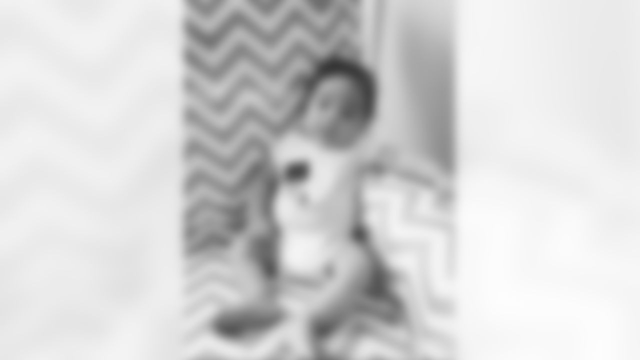 aceandsmitty [Steve Smith Sr]: Deuce is 2 months old, just relaxin cuz he's #coollikethat #babydeuce #2months