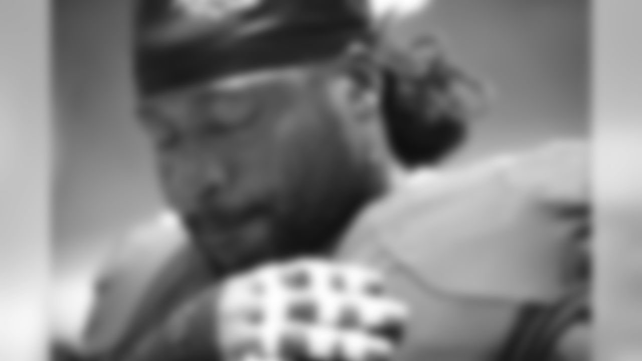 LB Pernell McPhee