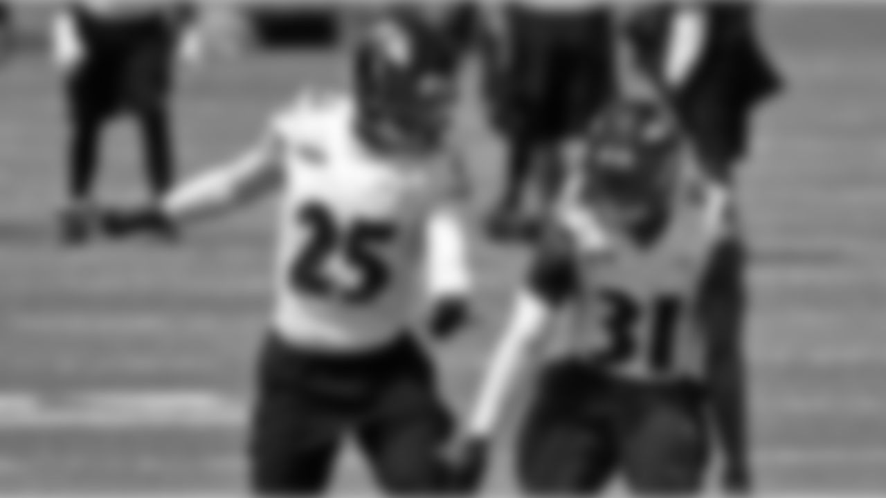 _showtime31 [Terrence Brooks]: I know my brother will always be be my side. Miss you bra. Happy Birthday and Rest Easy #LongLive25