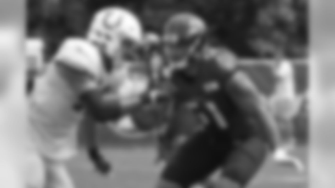LB Kamalei Correa