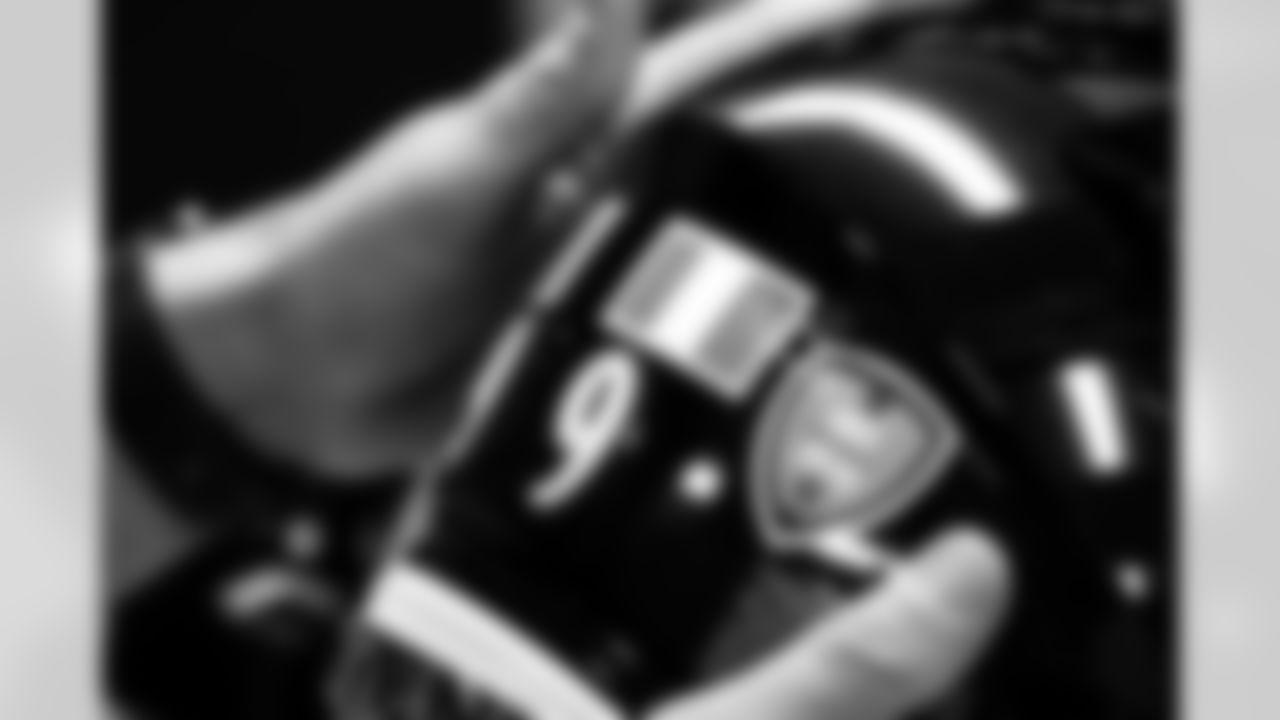 092922-int sticker-2