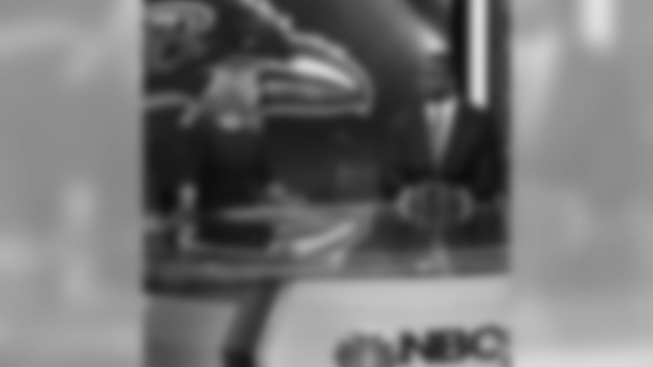 chriscanty99[Chris Canty]: What offseason? We working!!! Check us out on ProFootball Talk at 6pm on NBC Sports. #NFL #Offseason #NBC #NBCSports