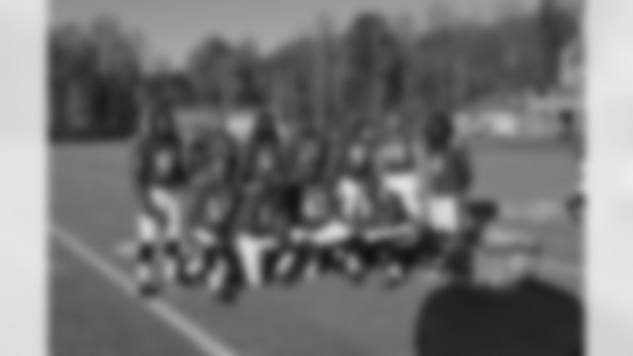 The linebackers positional group photo.