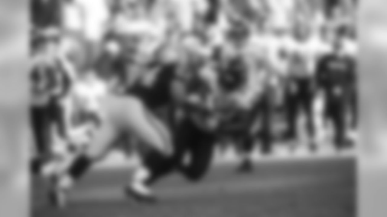 Images from the Ravens' 21-13 road win over the Oakland Raiders on Jan. 3, 2010, which sealed a playoff spot for Baltimore.