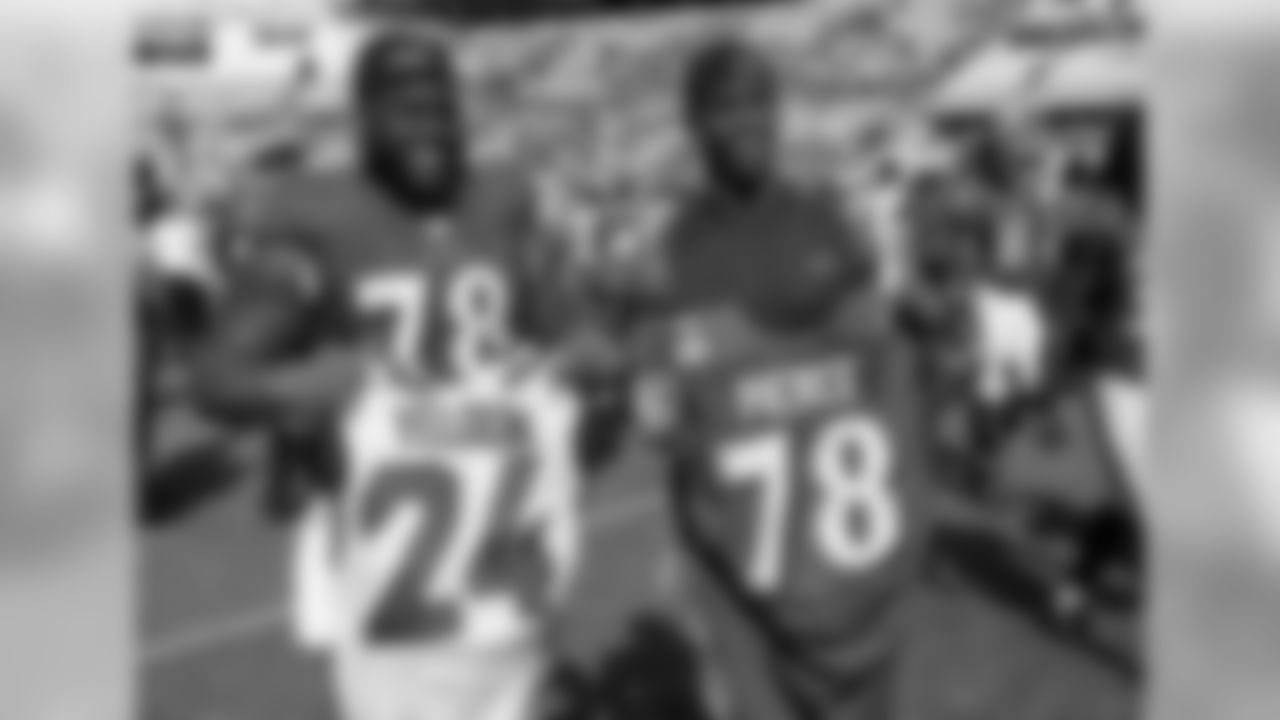 mpierce_78 [Michael Pierce]: You Couldn't Tell Me This Would Happen Back In 2011! One Time For Our City #DAPHNE Well Represented In The League #GodsWork #PVO