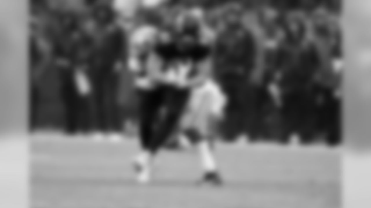 TE Hayden Hurst