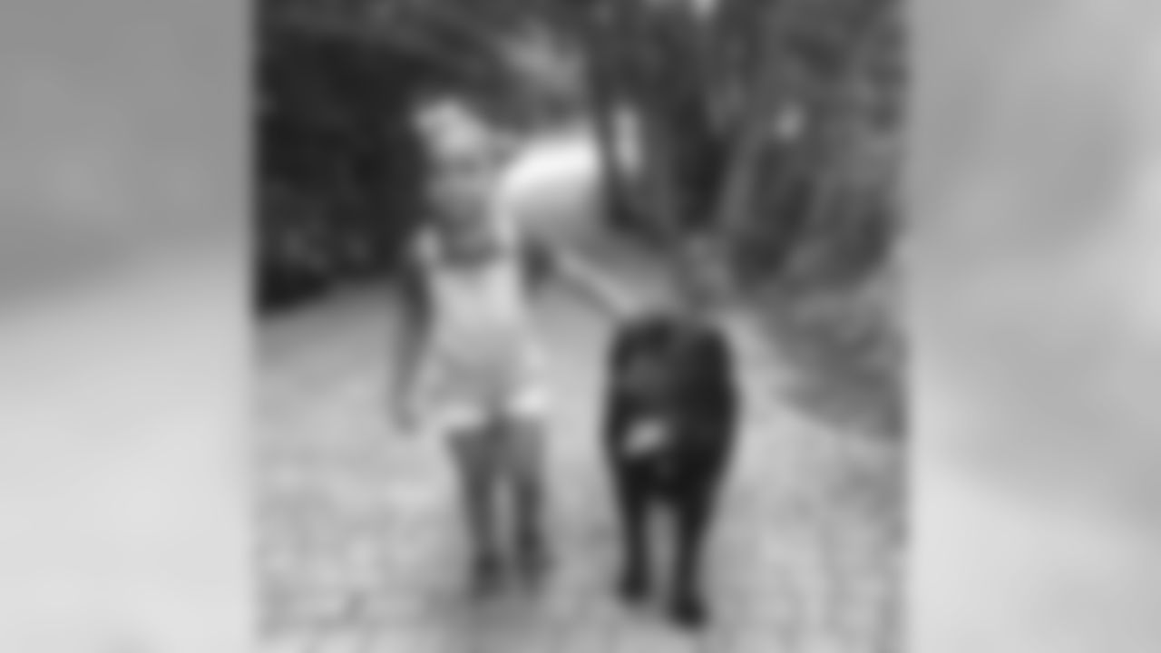 eugenemonroe60[Eugene Monroe]: Dog Patch Downs newest Dog Whisperer