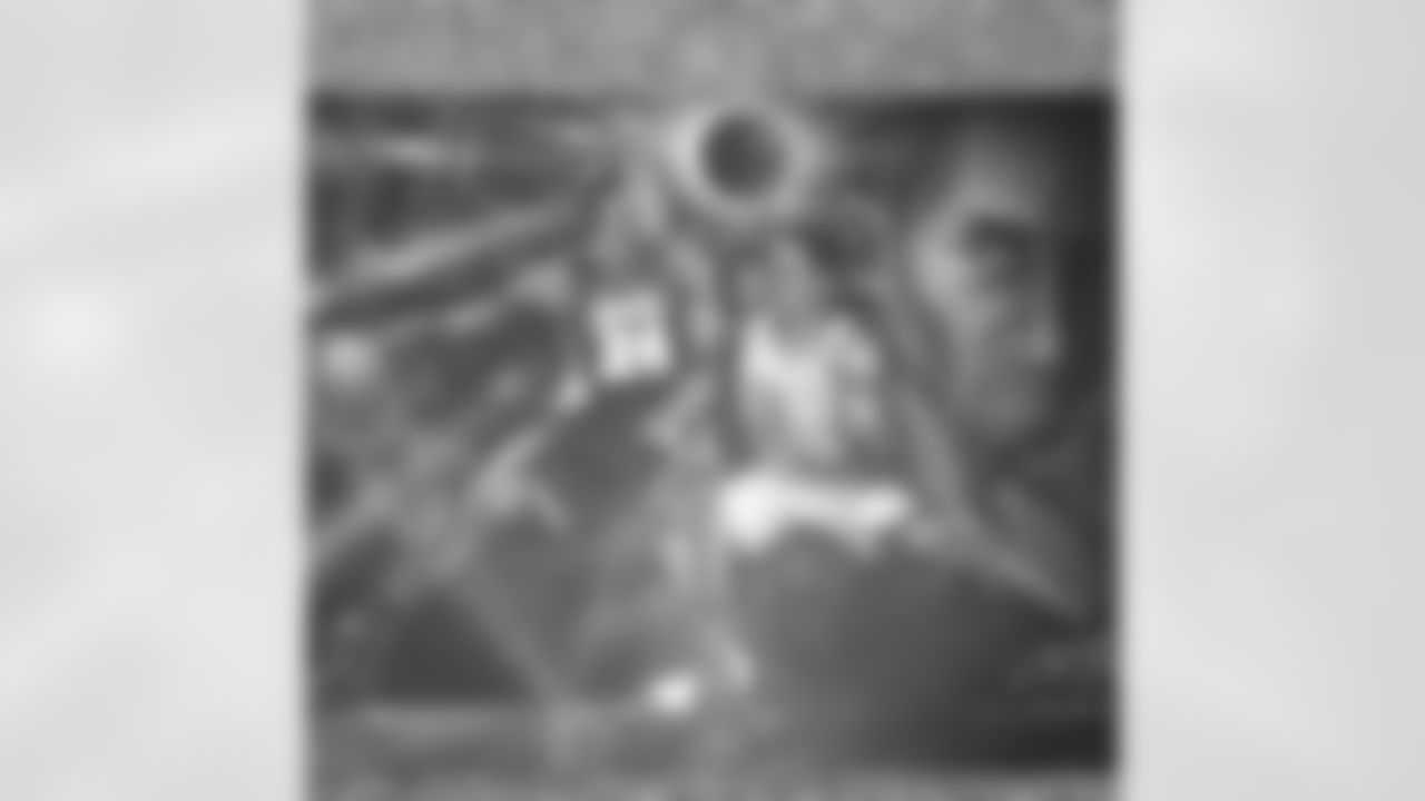 l_webb21[Lardarius Webb]: Thanks for making all my arguments against Lebron James fans worth wild! Still don't see how Curry trumps Lebron! But Hey, my new argument. #kobebryant #KobeWednesday #MakeItOfficial