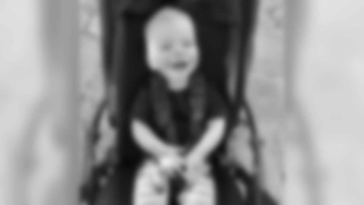 jtuck9 [Justin Tucker]: This lil guy seems to be enjoying his day at @waltdisneyworld! How bout those Mickey joggers btw? #littleballer