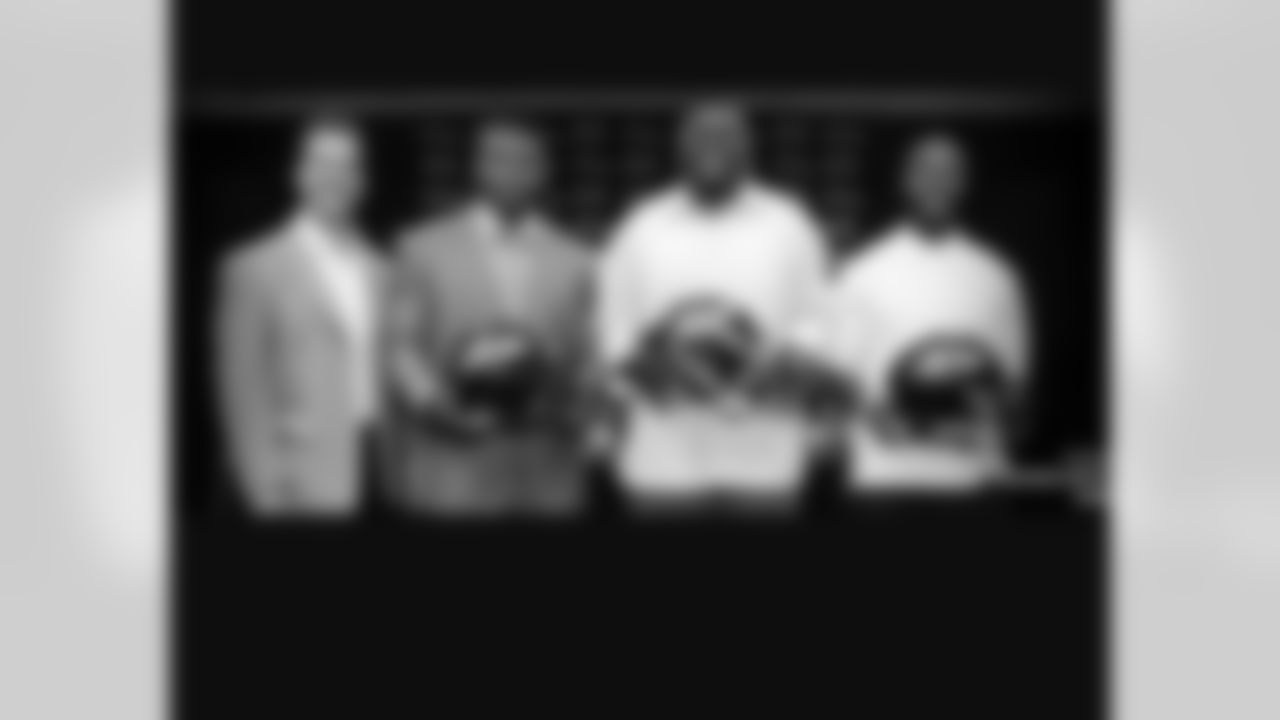 koseven2[Kelechi Osemele]: Was reminiscing on the journey all the peaks and valleys that made me who I am today. I wouldn't change a thing #FlashBackFriday #Ravens #Rookies #Blessed @ravens