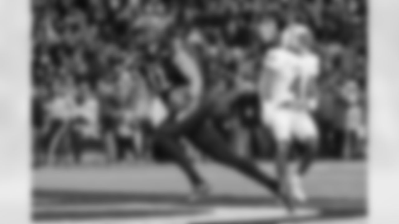 WR Alec Pierce, Cincinnati
A deep-ball target at Cincinnati, Pierce has the size at 6-foot-3, 211 pounds and speed (4.41 40-yard dash) to challenge defenses deep.