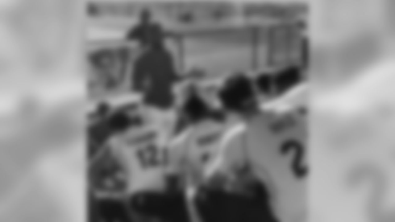 alevine[Anthony Levine]:41It's always great to support my bro @bnicce17 and the kids of @nlg_2015 #nlg7v7 #thefuture