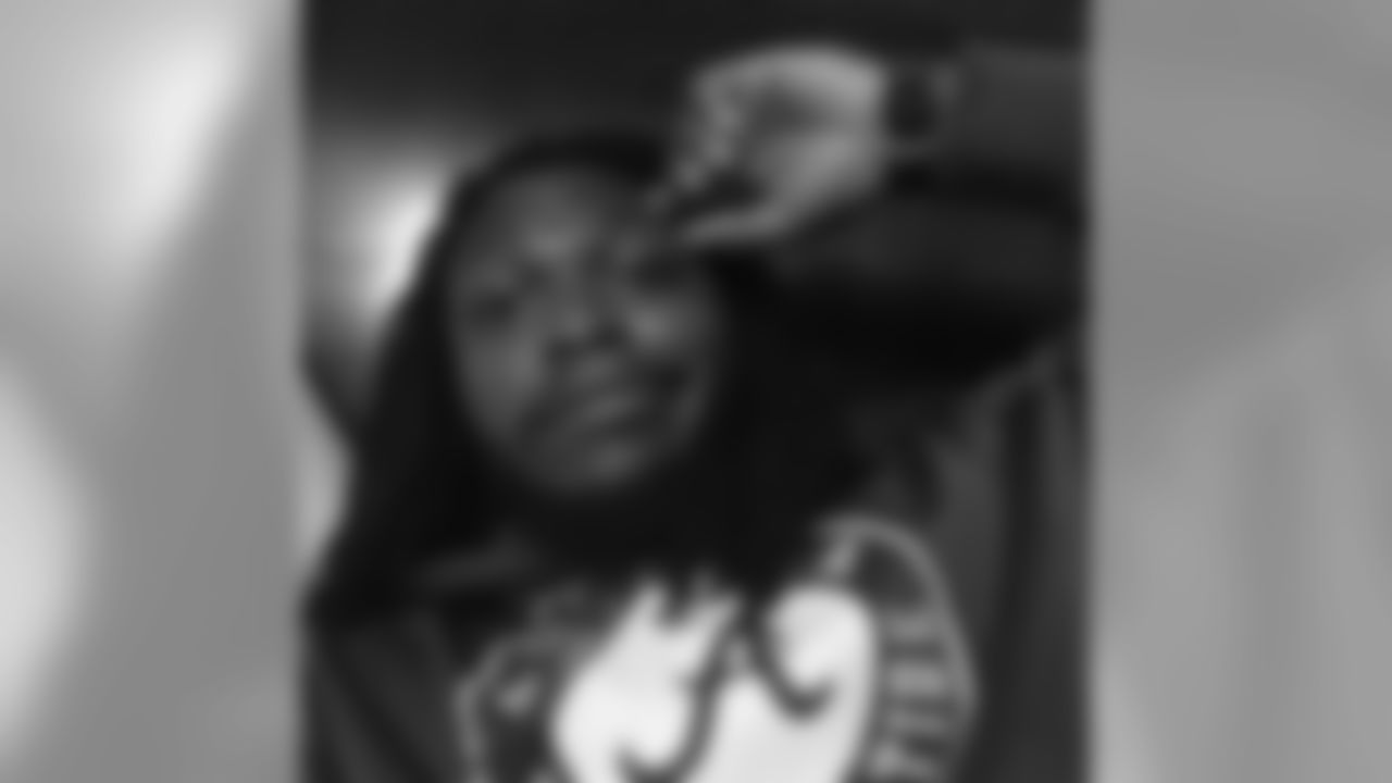 c.upshaw_91[Courtney Upshaw]: Now can they stop talking about what happened 2 YEARS AGO! #rolltide lil bihh